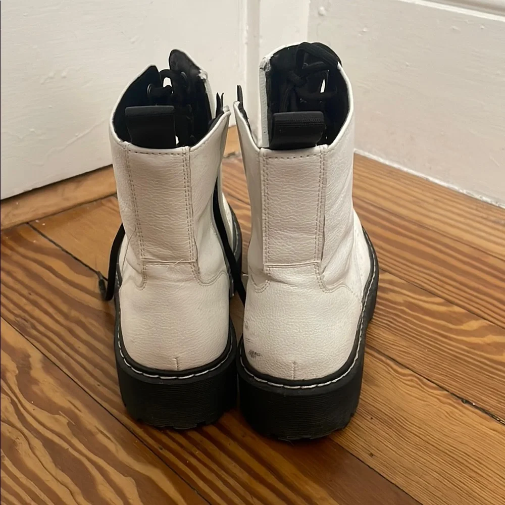 Sincerely Jules White Lace-Up Boots with Black Soles - Picture 3 of 5